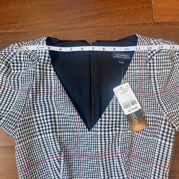 *NWT* Made in Canada Check-Print V-Neck Belted Dress (with pockets!) - Size XXS - Picture 13 of 16